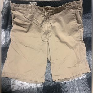 Volcom khaki men’s shorts
